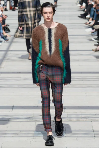 Look 23